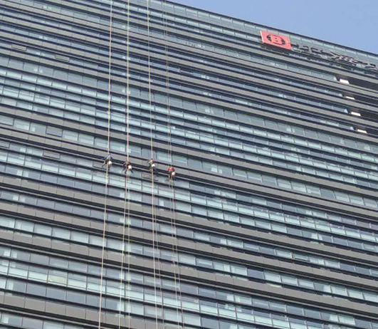 中海国际外墙清洗(图2)